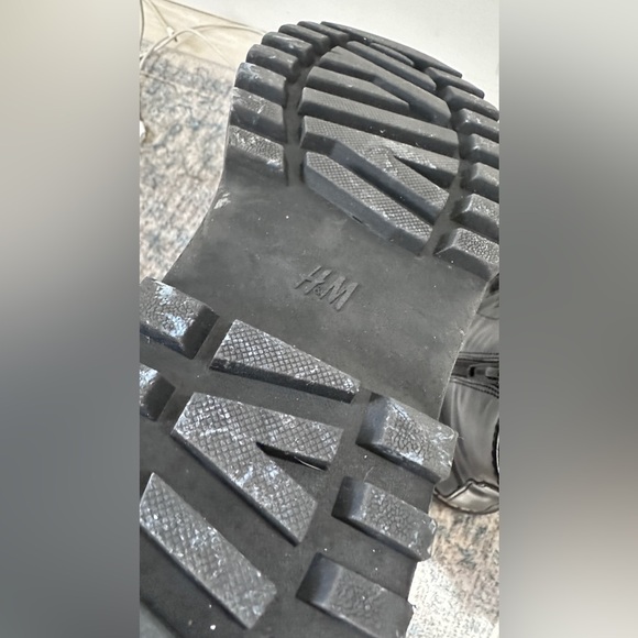 <H&M> Girls Combat boot 🥾 size 4 youth - Picture 7 of 8
